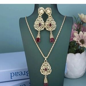 Elegant Gold and Red Filigree Jewelry Set